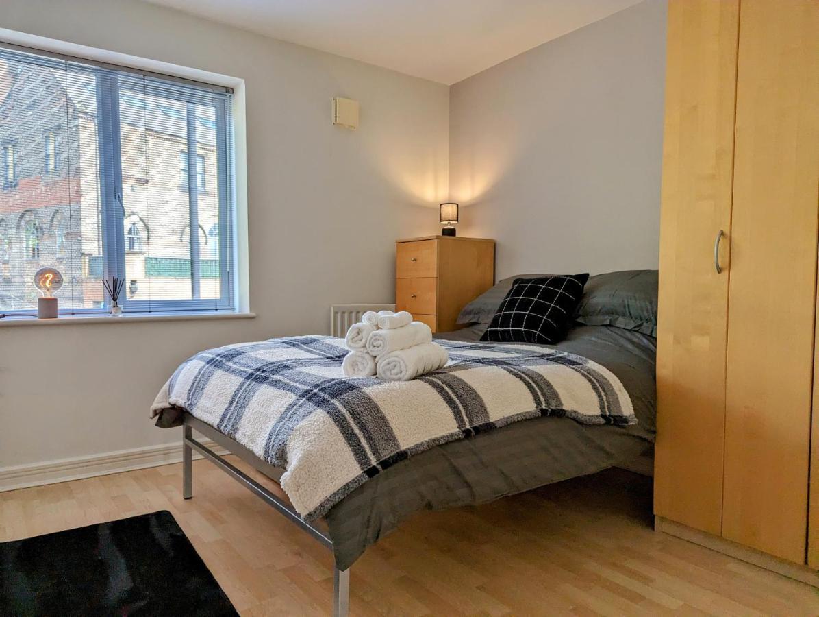 Quayside Apartment With Riverside Views & Parking 泰恩河畔纽卡斯尔 外观 照片